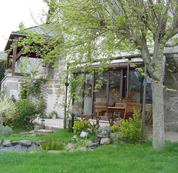 Aamiaismajoitus (B&B) Ferme Des Capellous