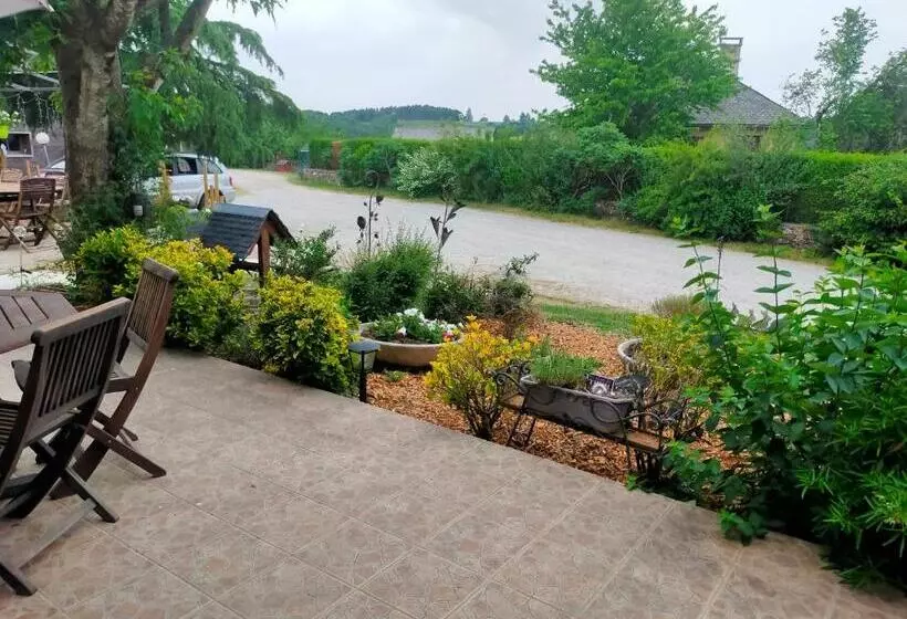 Aamiaismajoitus (B&B) Ferme Des Capellous