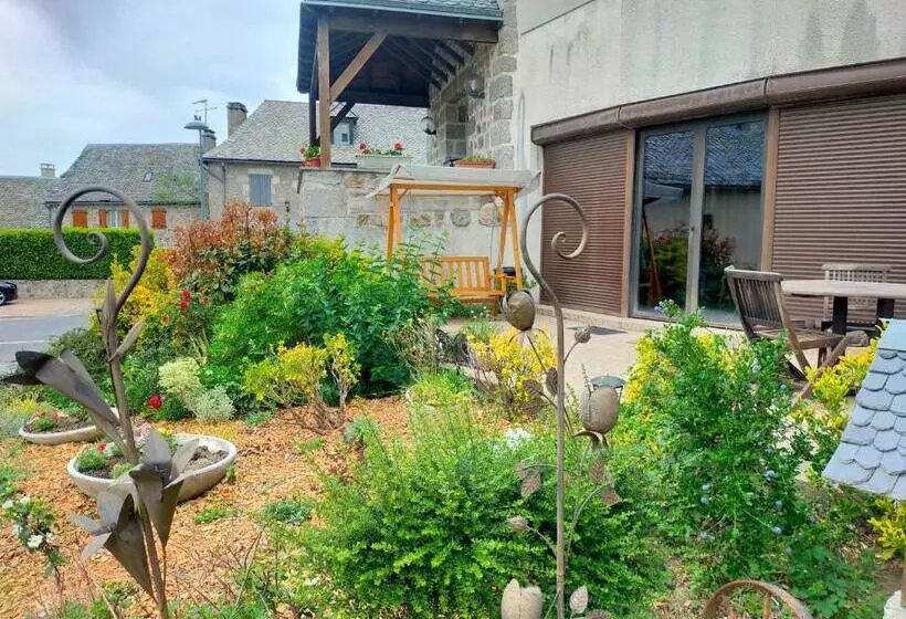 Aamiaismajoitus (B&B) Ferme Des Capellous