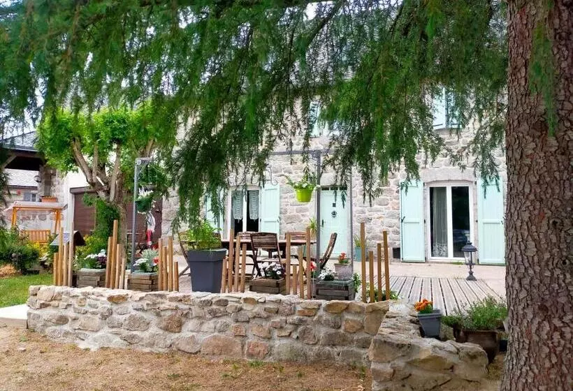 Aamiaismajoitus (B&B) Ferme Des Capellous