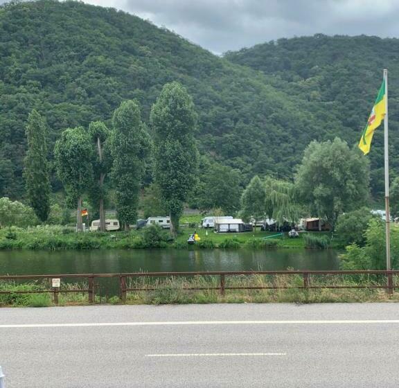 בית מלון כפרי Hatzenporter Paradies