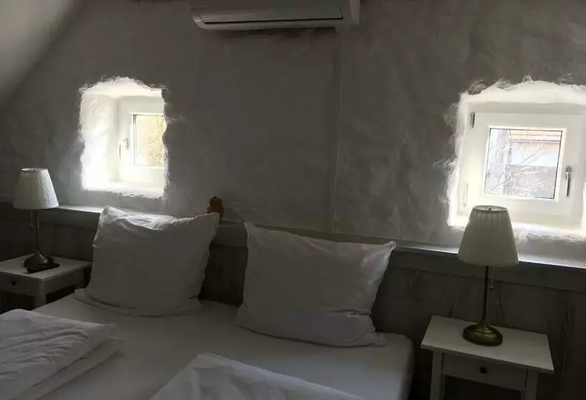 Majatalo Három Huszár Köveskal