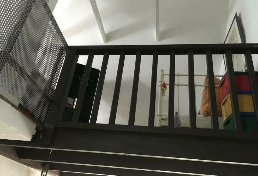 膳宿费 Három Huszár Köveskal