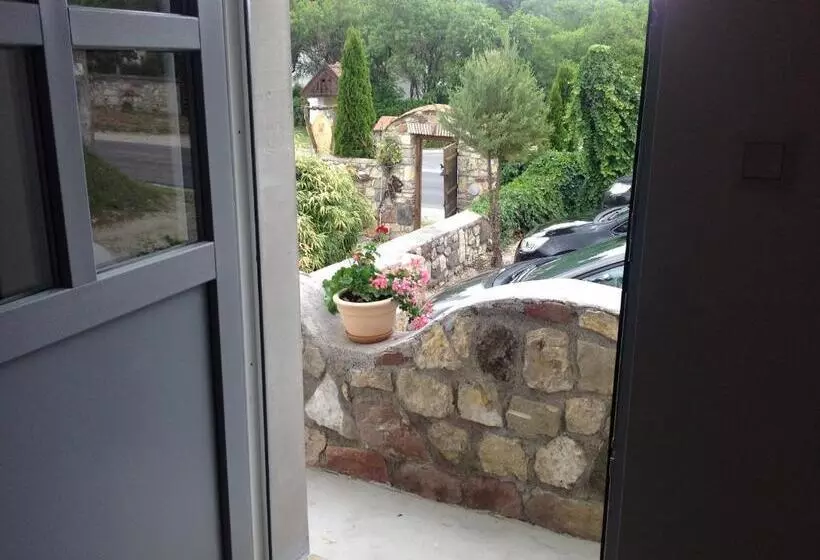 Majatalo Három Huszár Köveskal