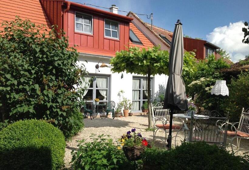 膳宿费 Három Huszár Köveskal