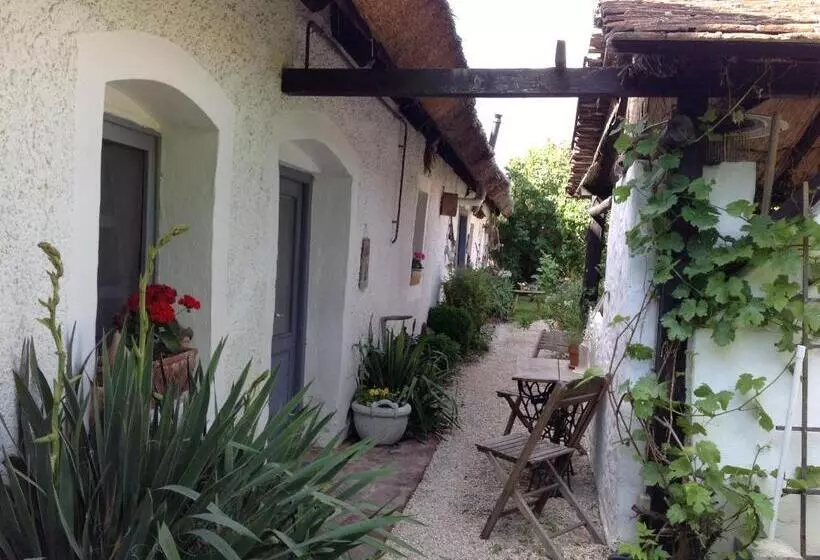 Majatalo Három Huszár Köveskal