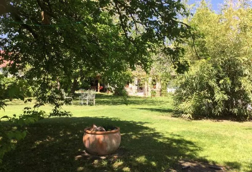 Majatalo Három Huszár Köveskal