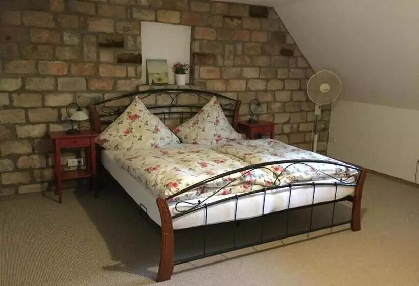 Majatalo Három Huszár Köveskal