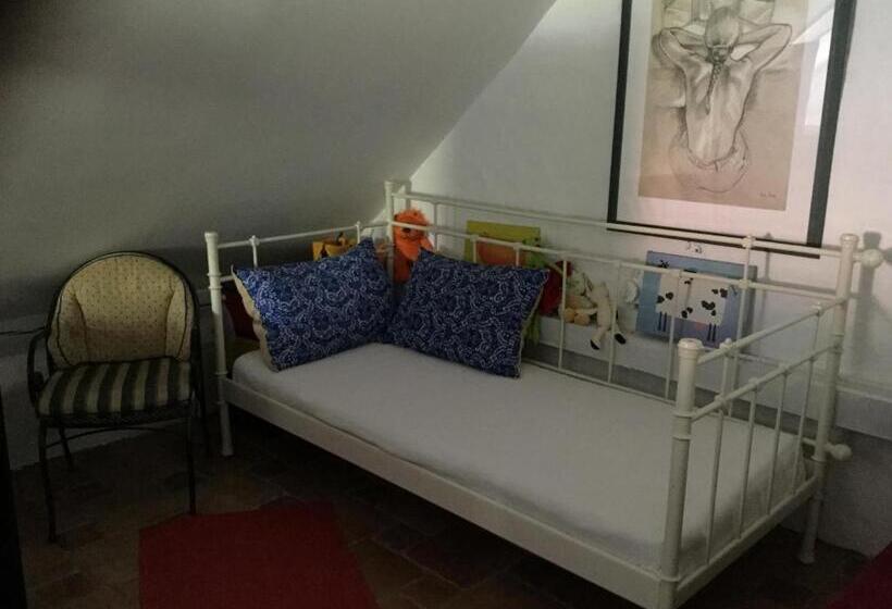 膳宿费 Három Huszár Köveskal