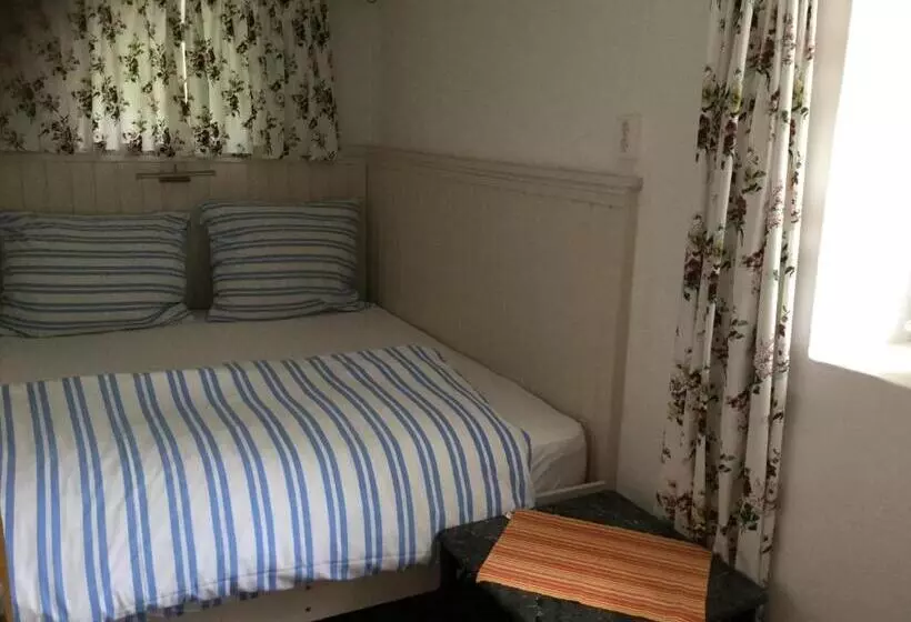 Majatalo Három Huszár Köveskal