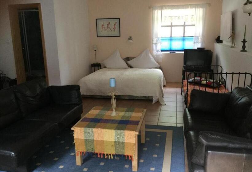 膳宿费 Három Huszár Köveskal