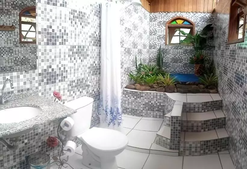 Majatalo Pousada Chalé Cantinho Verde