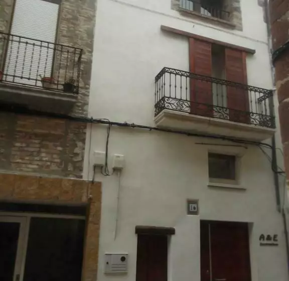 Aamiaismajoitus (B&B) A&e.escornalbou