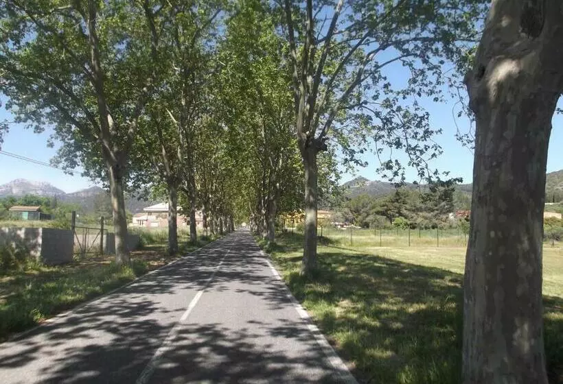 Aamiaismajoitus (B&B) A&e.escornalbou