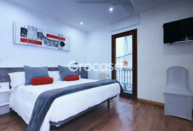 Aamiaismajoitus (B&B) A&e.escornalbou