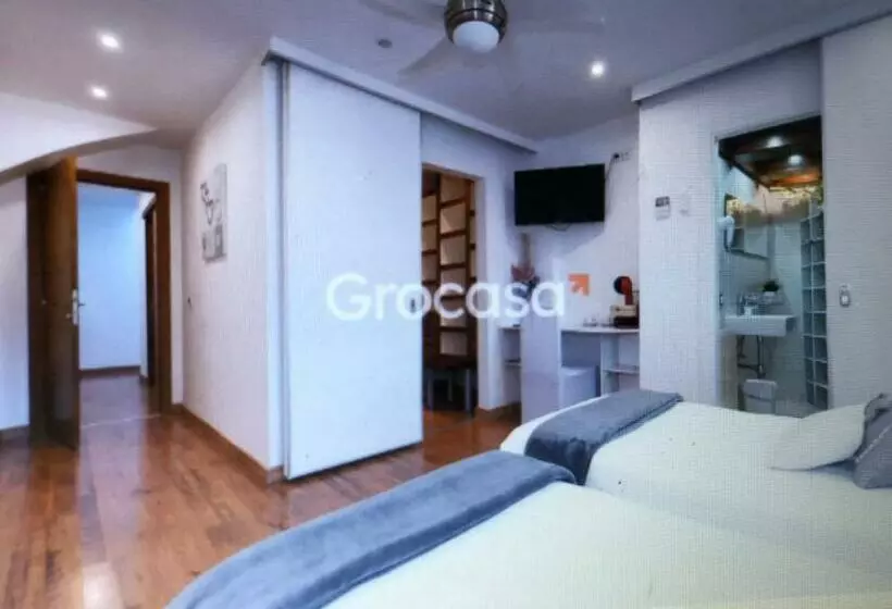 Aamiaismajoitus (B&B) A&e.escornalbou