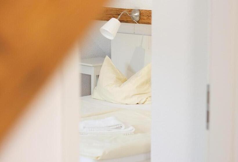 Отель Pfannkuchenhaus Fehmarn