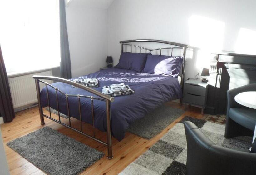 Riverside Bed And Breakfast