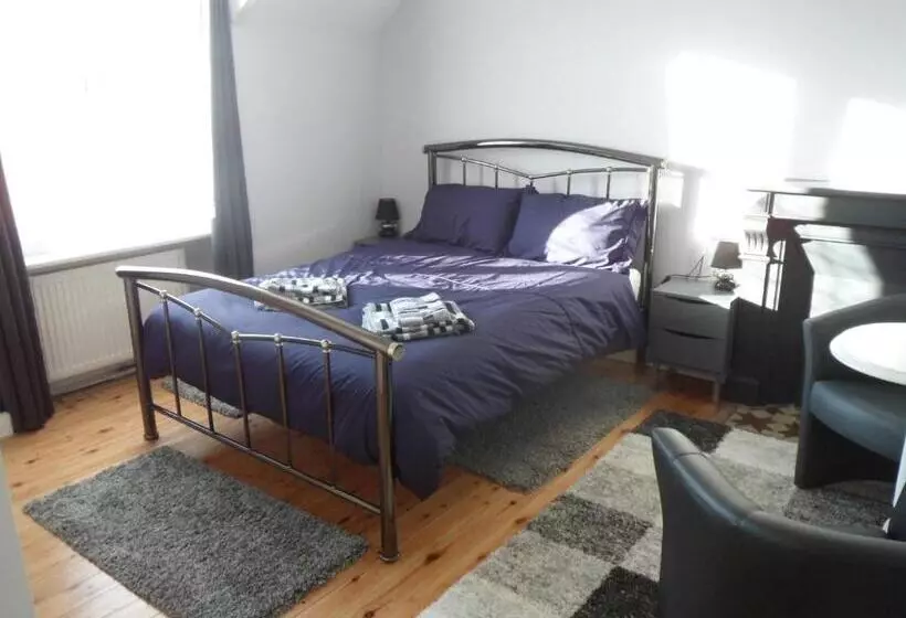 Riverside Bed And Breakfast