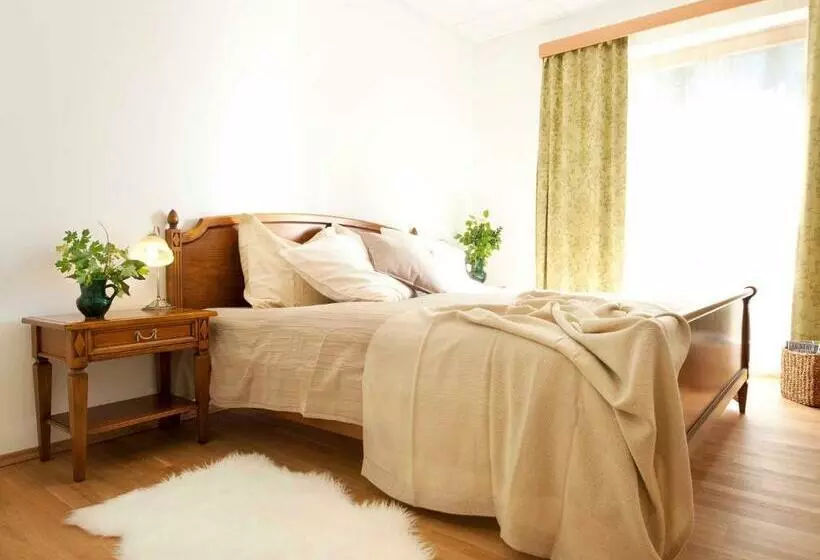 Aamiaismajoitus (B&B) Brandtner Komfortzimmer