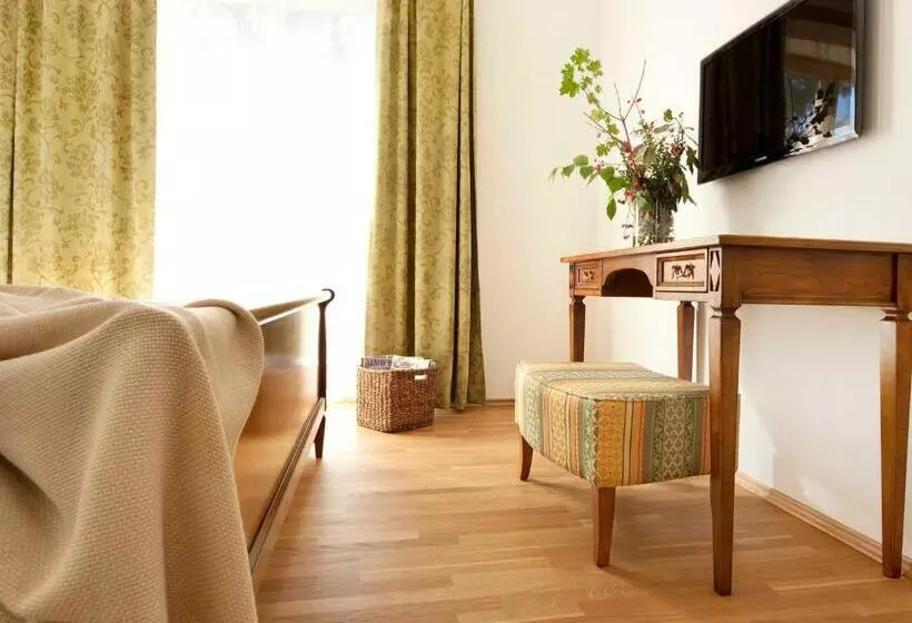 Aamiaismajoitus (B&B) Brandtner Komfortzimmer