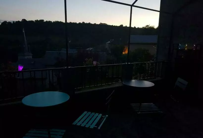 ベッドアンドブレックファースト Maison D Hôtes La Pierre Pointue