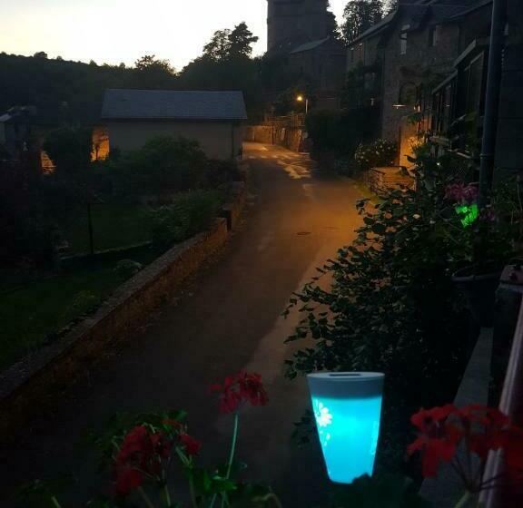 ベッドアンドブレックファースト Maison D Hôtes La Pierre Pointue