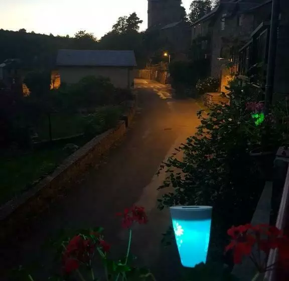 ベッドアンドブレックファースト Maison D Hôtes La Pierre Pointue