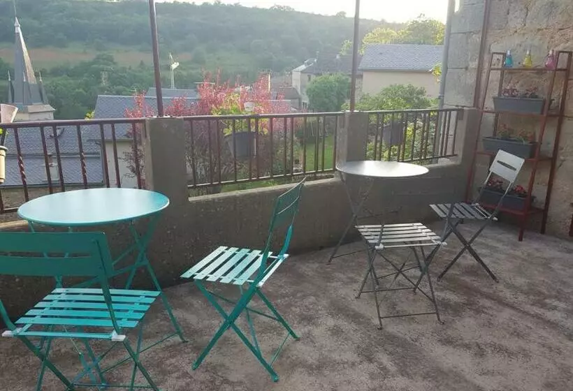 ベッドアンドブレックファースト Maison D Hôtes La Pierre Pointue