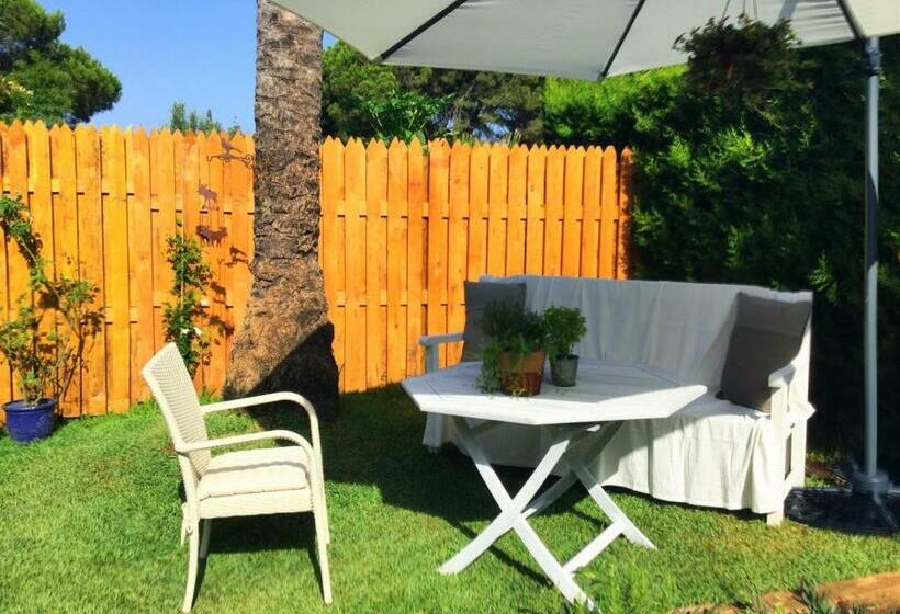 Bed and Breakfast Romantic Private Cabin