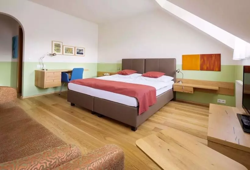 Aamiaismajoitus (B&B) Weingut & Gästezimmer Edelmann