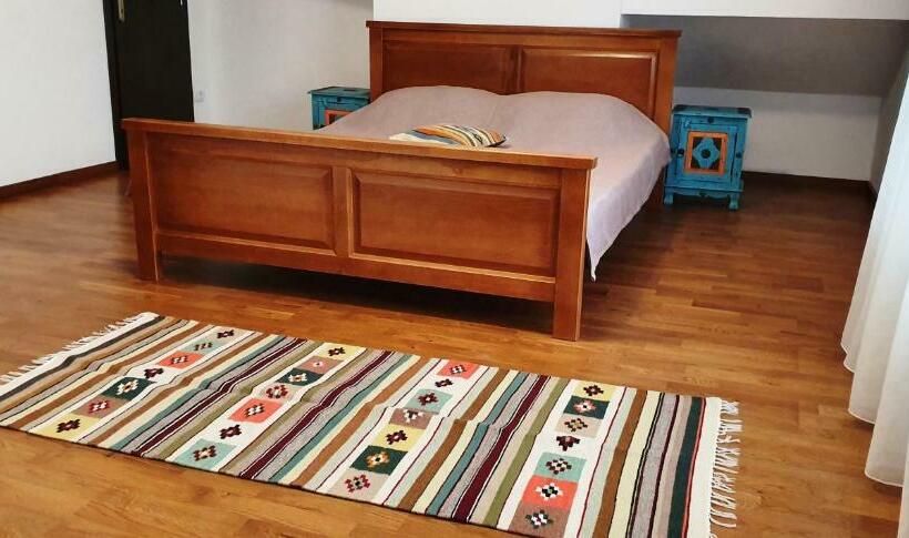 Отель Pensiunea Tania Nora