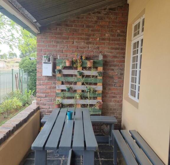 פנסיון Jalome Guesthouse