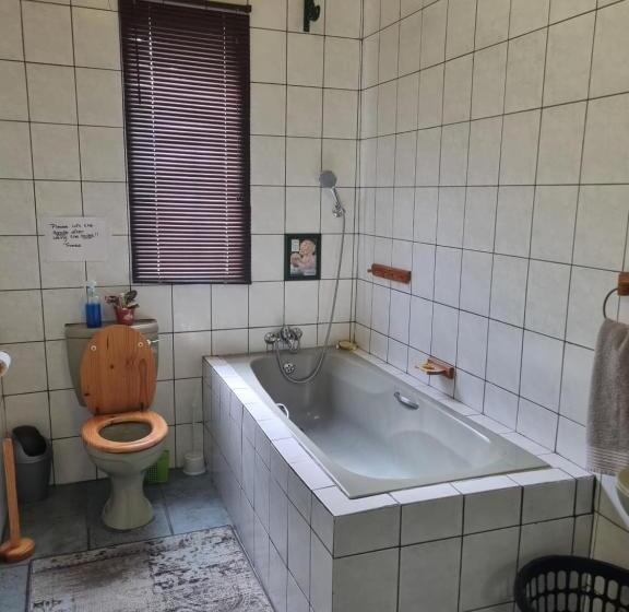 פנסיון Jalome Guesthouse