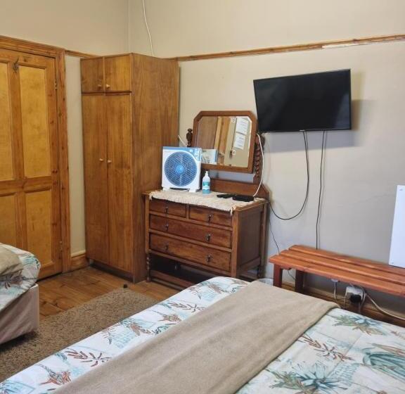 פנסיון Jalome Guesthouse