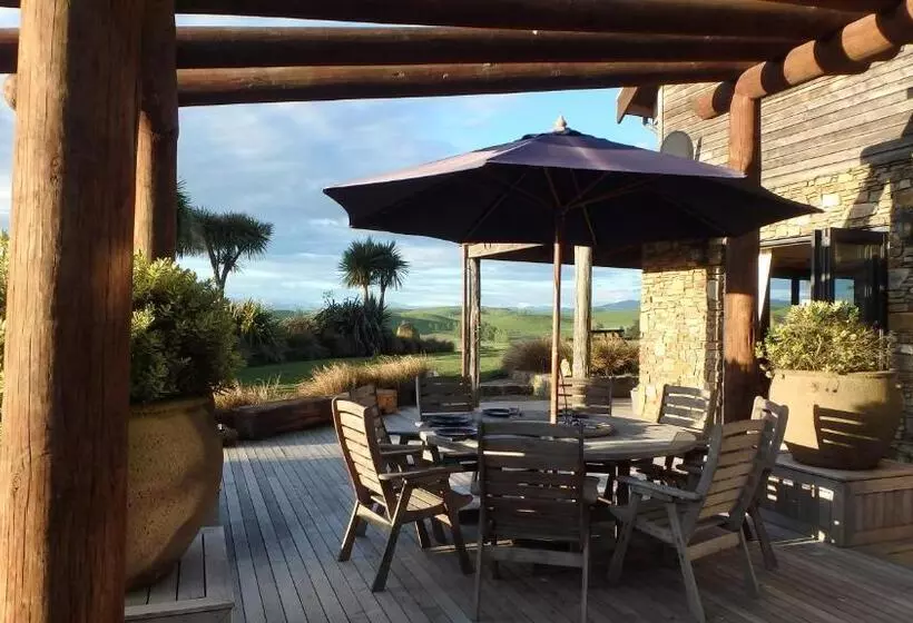 Tree House Lodge Bed & Breakfast