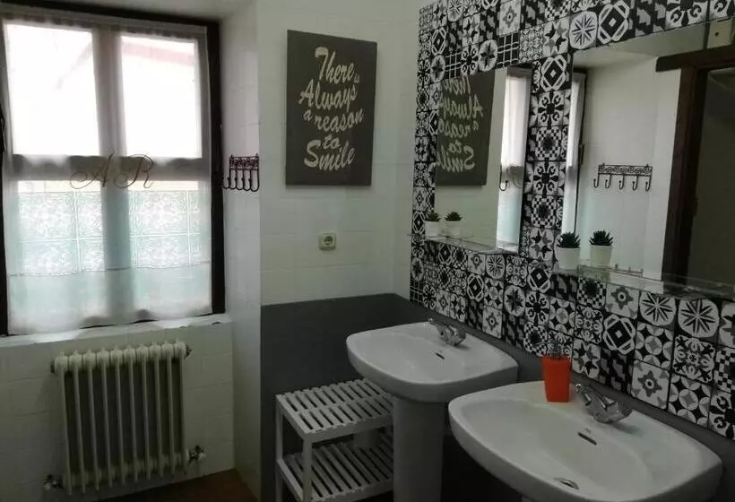 ユースホステル Refugio La Ardilla Real