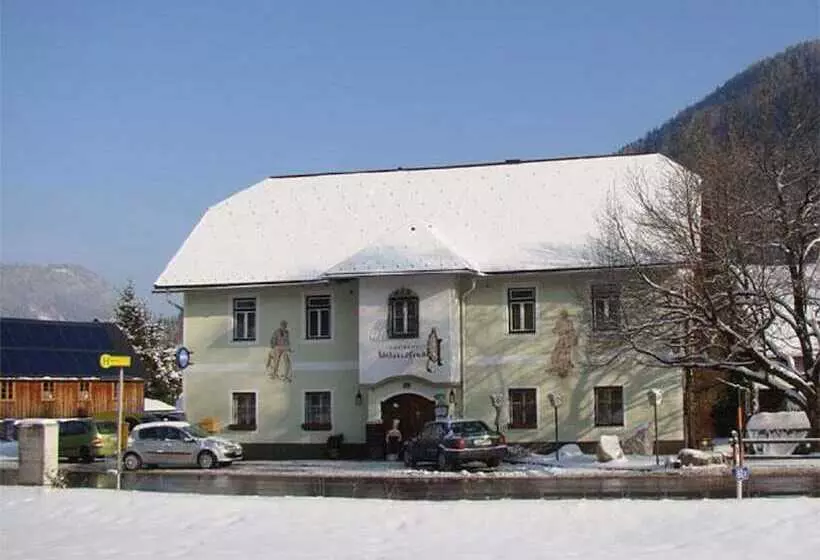 Retkeilymaja Stanglwirt Frühstückspension