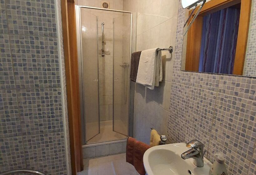 הוסטל Stanglwirt Frühstückspension