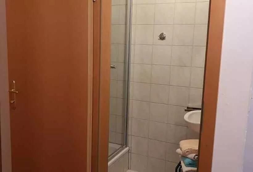 Retkeilymaja Stanglwirt Frühstückspension