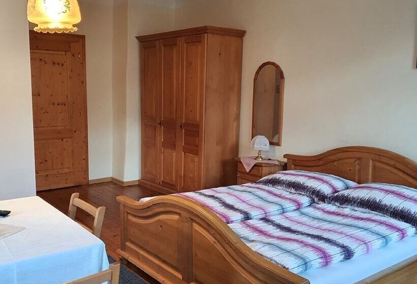 הוסטל Stanglwirt Frühstückspension