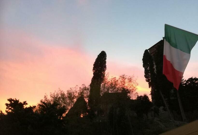 צימר Borgo Della Rocca