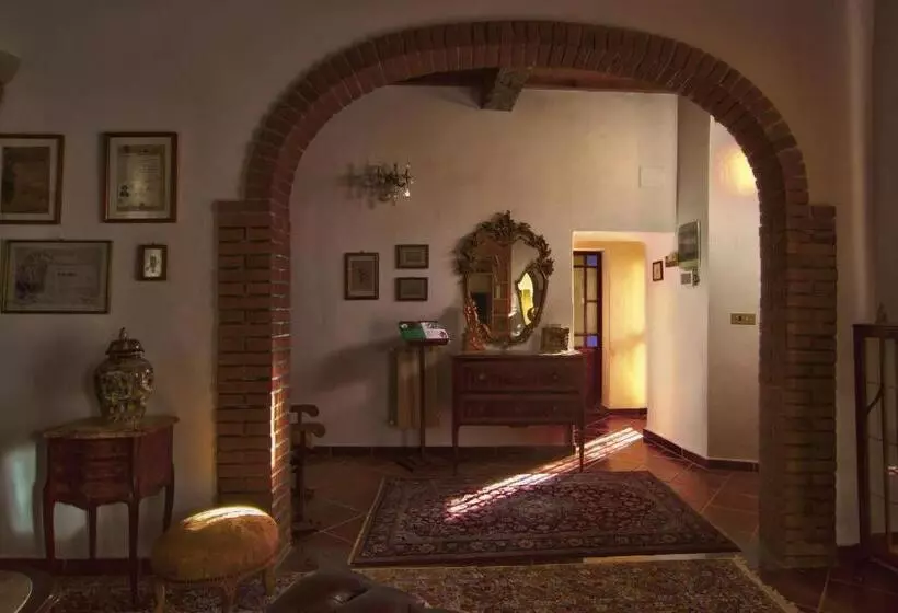 Aamiaismajoitus (B&B) Borgo Della Rocca