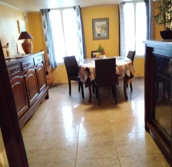 ベッドアンドブレックファースト Chez Corinne