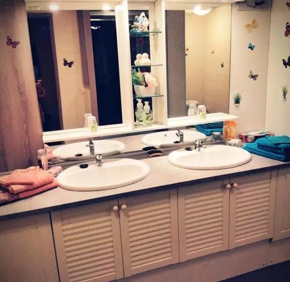 ベッドアンドブレックファースト Chez Corinne