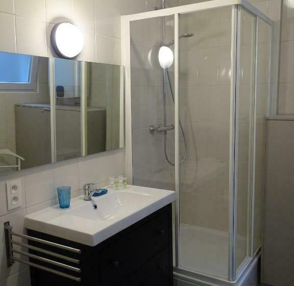 تختخواب و صبحانه Suite 11