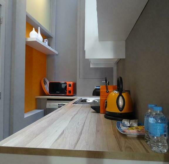 تختخواب و صبحانه Suite 11