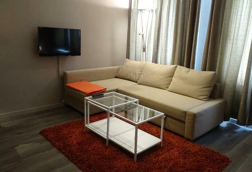 تختخواب و صبحانه Suite 11