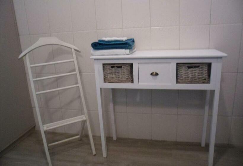 تختخواب و صبحانه Suite 11