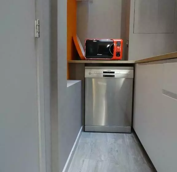 تختخواب و صبحانه Suite 11